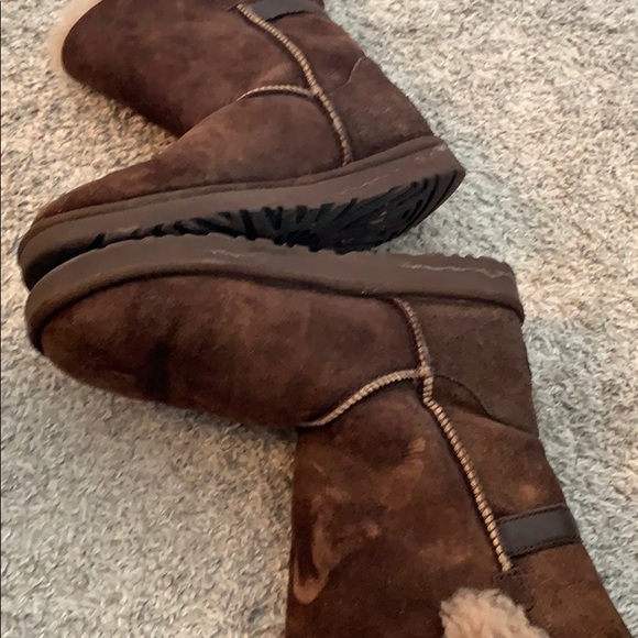 Uggs - Picture 3 of 5
